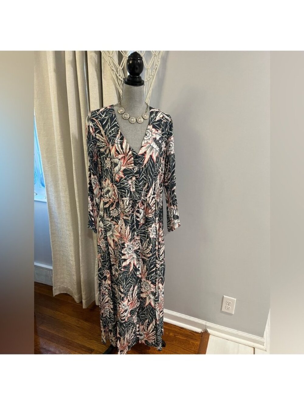 🪷Gorgeous Maxi Dress!🪷